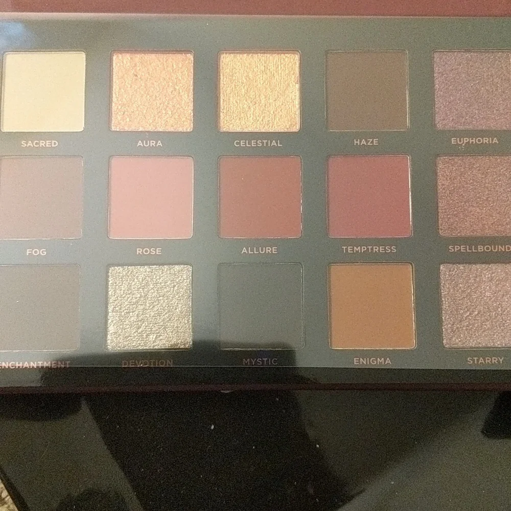 NWT Eyeshadow Palette